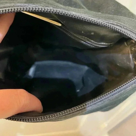 Vintage Stuart Weitzman Made in Spain Navy Suede Crossbody - Picture 4 of 5